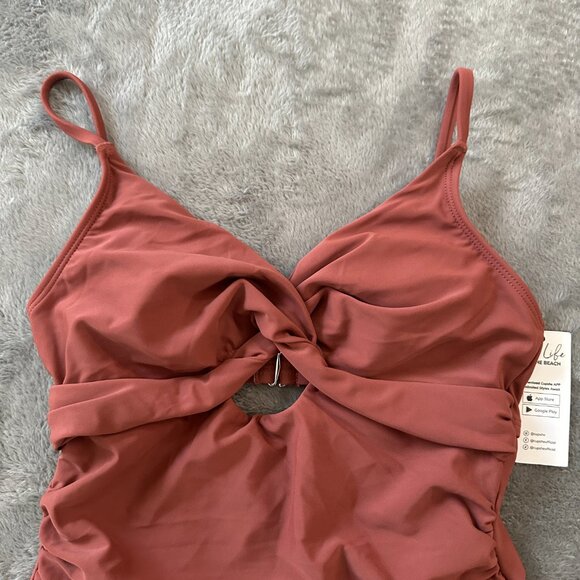 NWT Cupshe One Piece Cutout Swimsuit Women's size SMALL - Picture 2 of 4